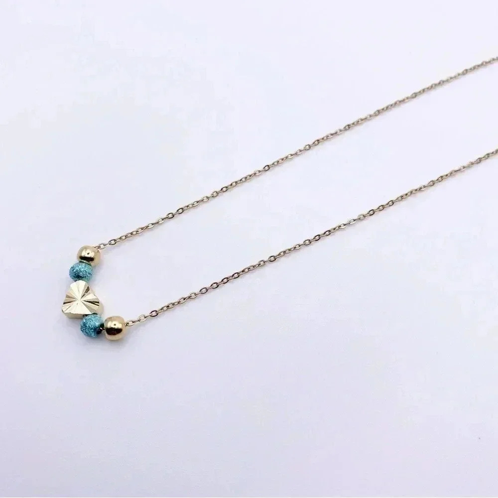MINIMALIST Beads and Heart Necklace - Picture 4 of 8